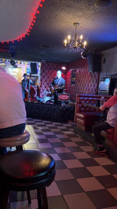 2J's Lounge - Sports Bars Near Me - Fullerton, California