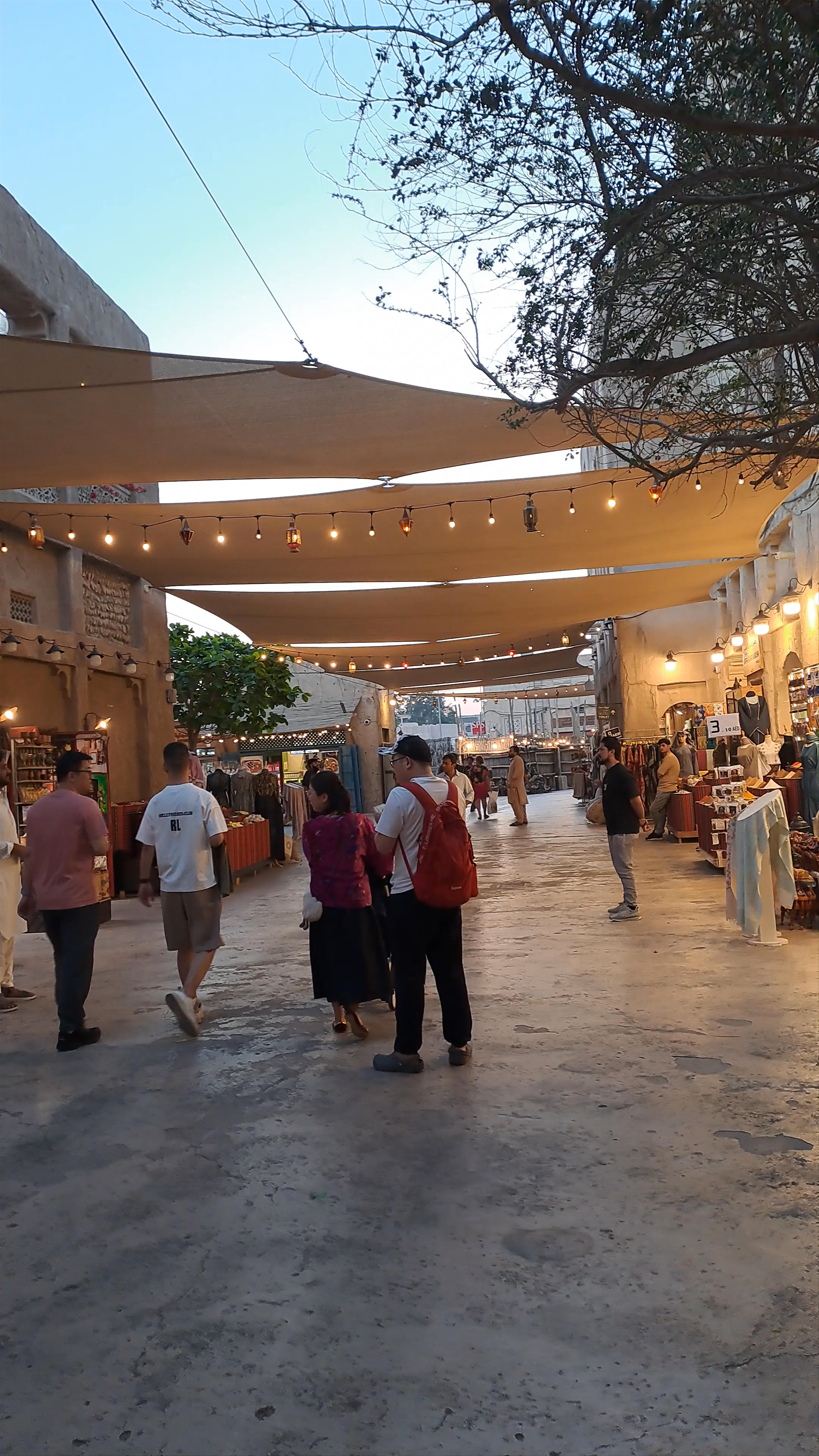 Old souq ( Al Souq Al Kabeer ) - 3 B St - Dubai - United Arab Emirates