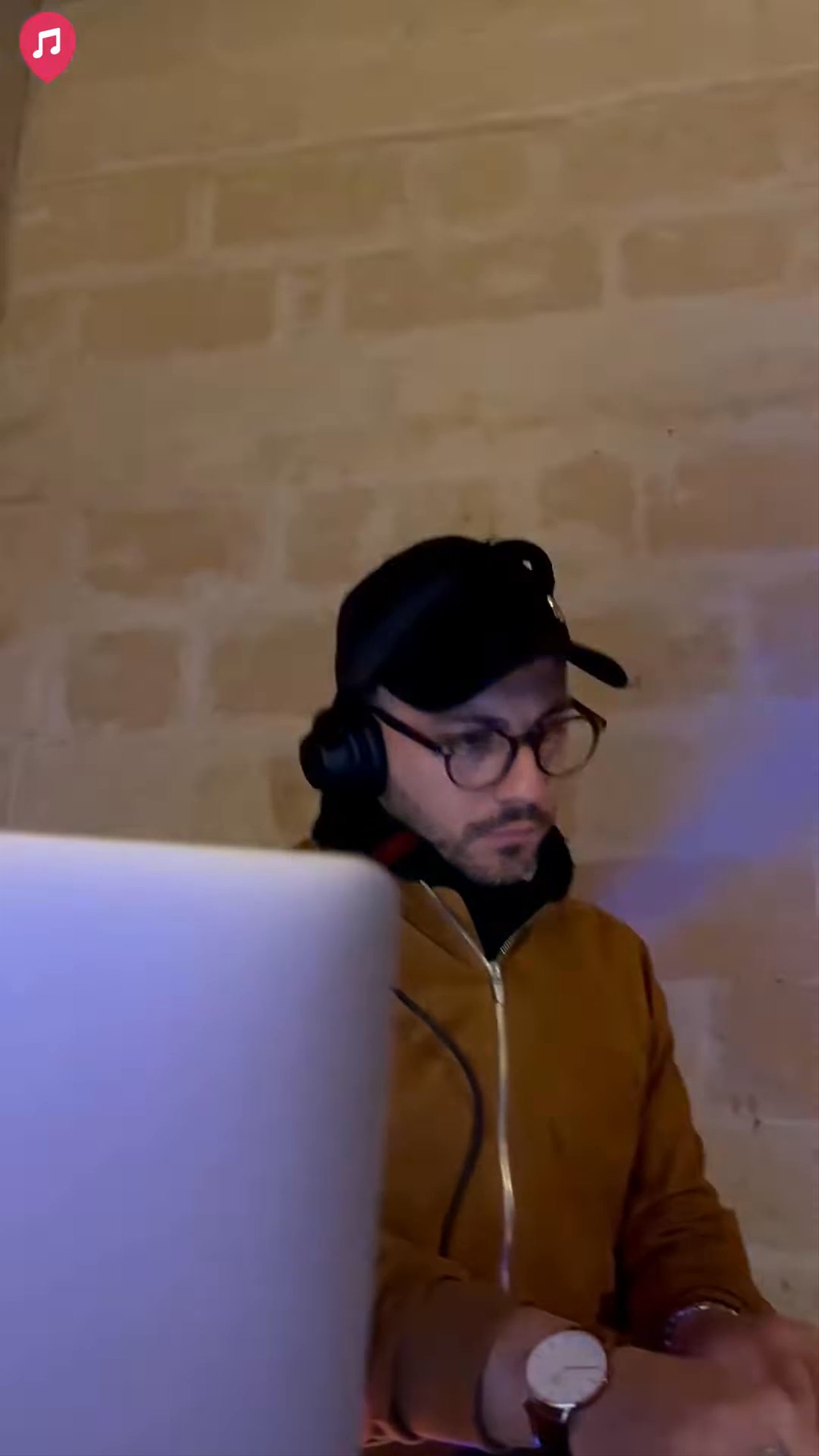 DJ in Taranto, Italy for weddings, parties and events (Neon Beats) - video