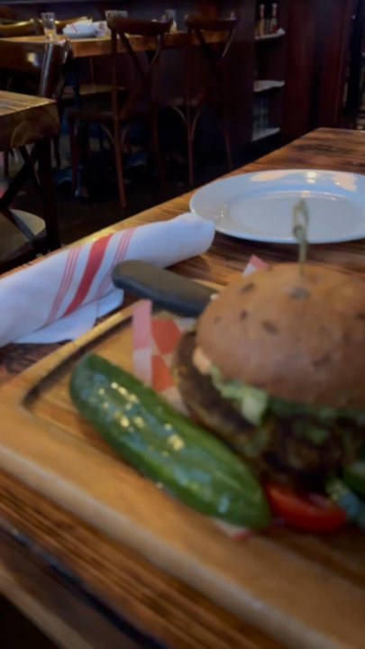 Union Burger Bar - Burgers Near Me - Southampton, New York