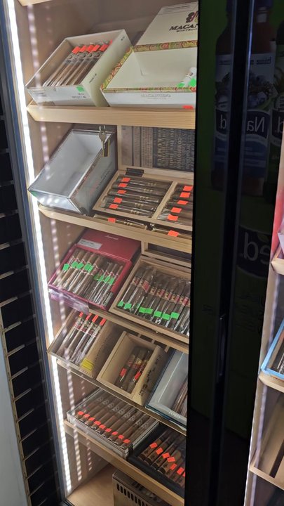 Naya Lounge - Tobacco Shops Near Me - Fort Bragg, California