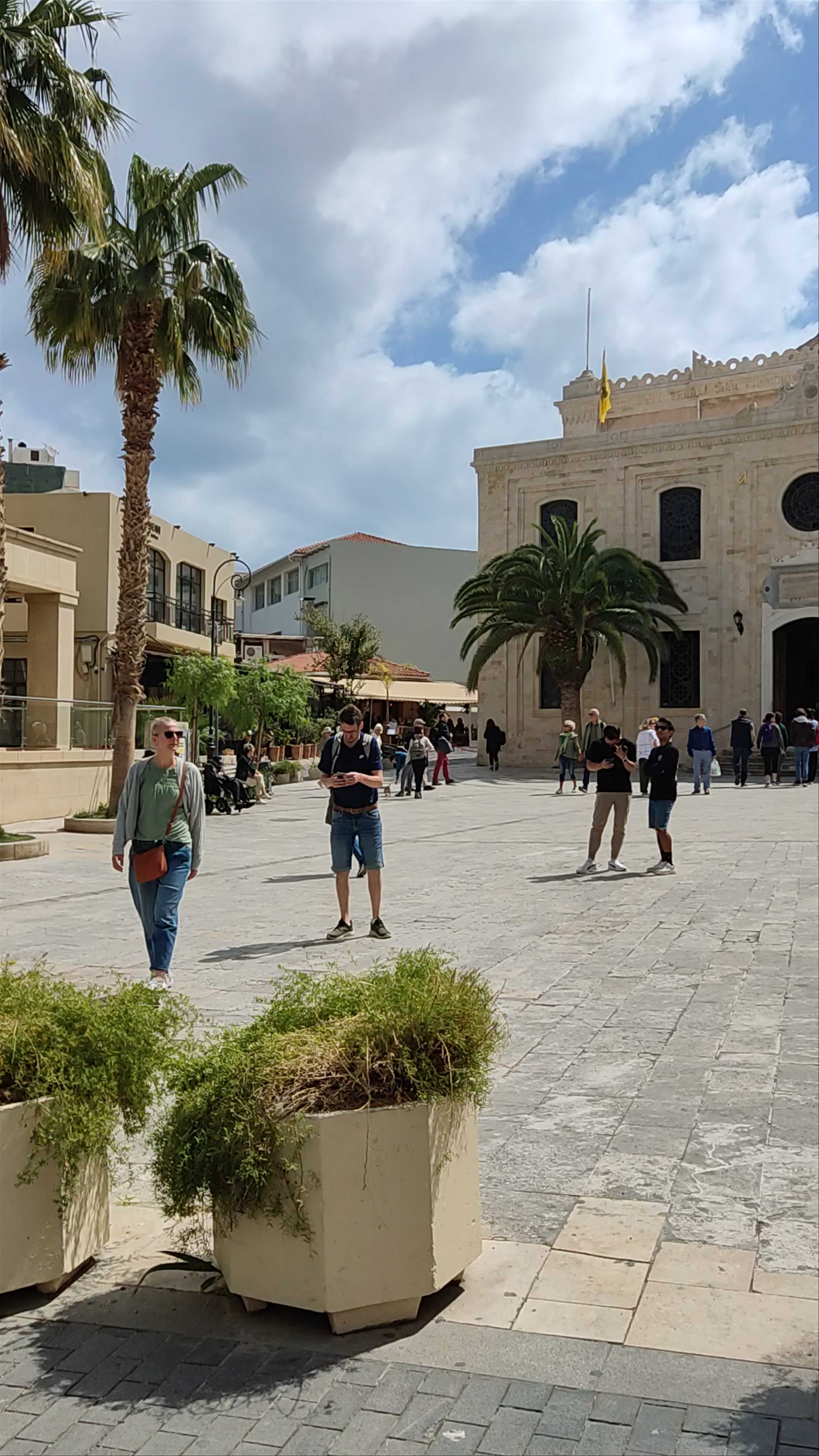 Lion Square in Heraklion: History and Vibrant Street Life
