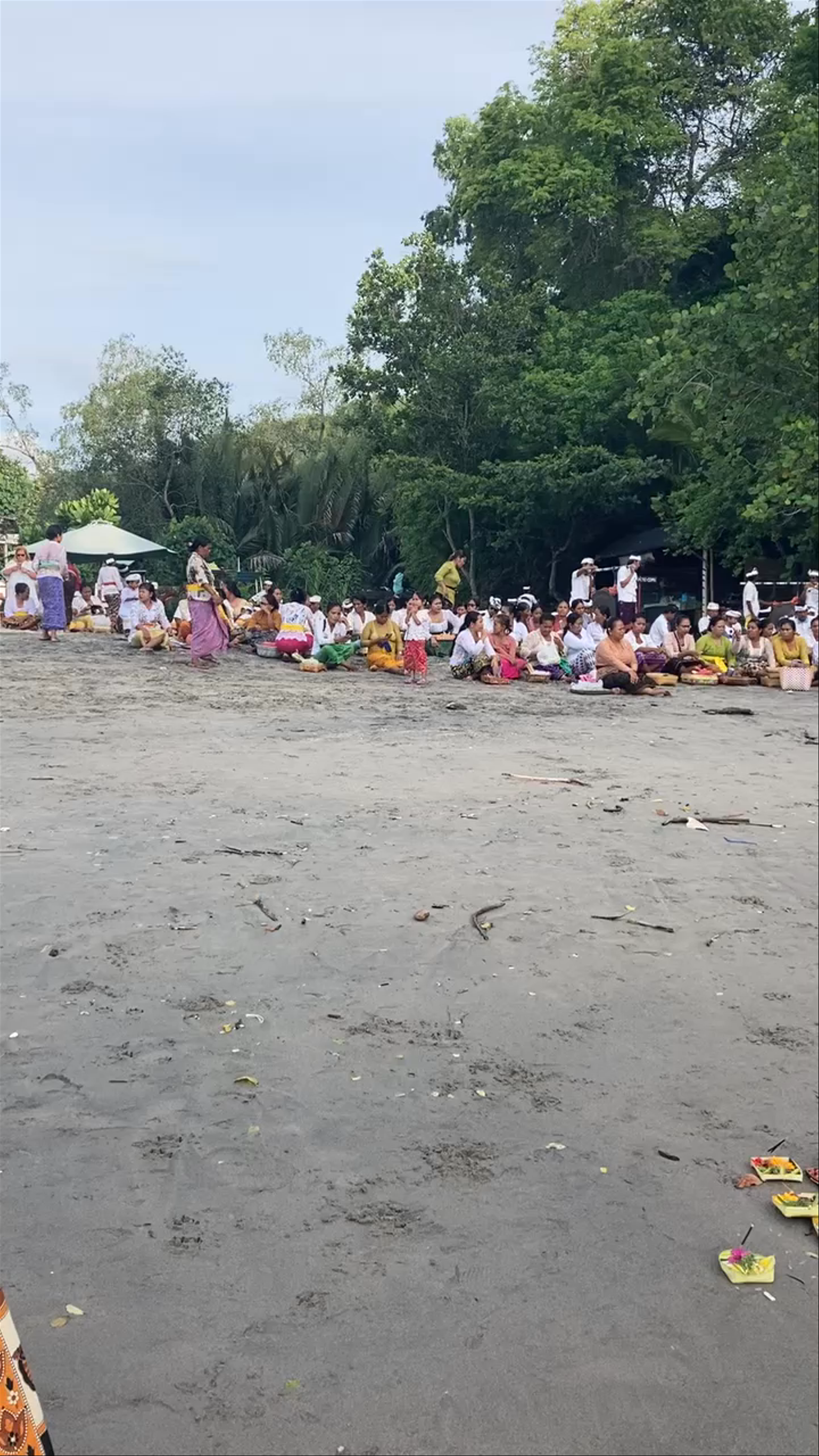 Crystal Bay: Spiritual Ceremony and Serene Beach Vibes on Nusa Penida