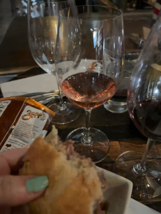 Twisted Vine - Wine flight, Beef dip, smash burger - Wine Bars Near Me - Fullerton, California