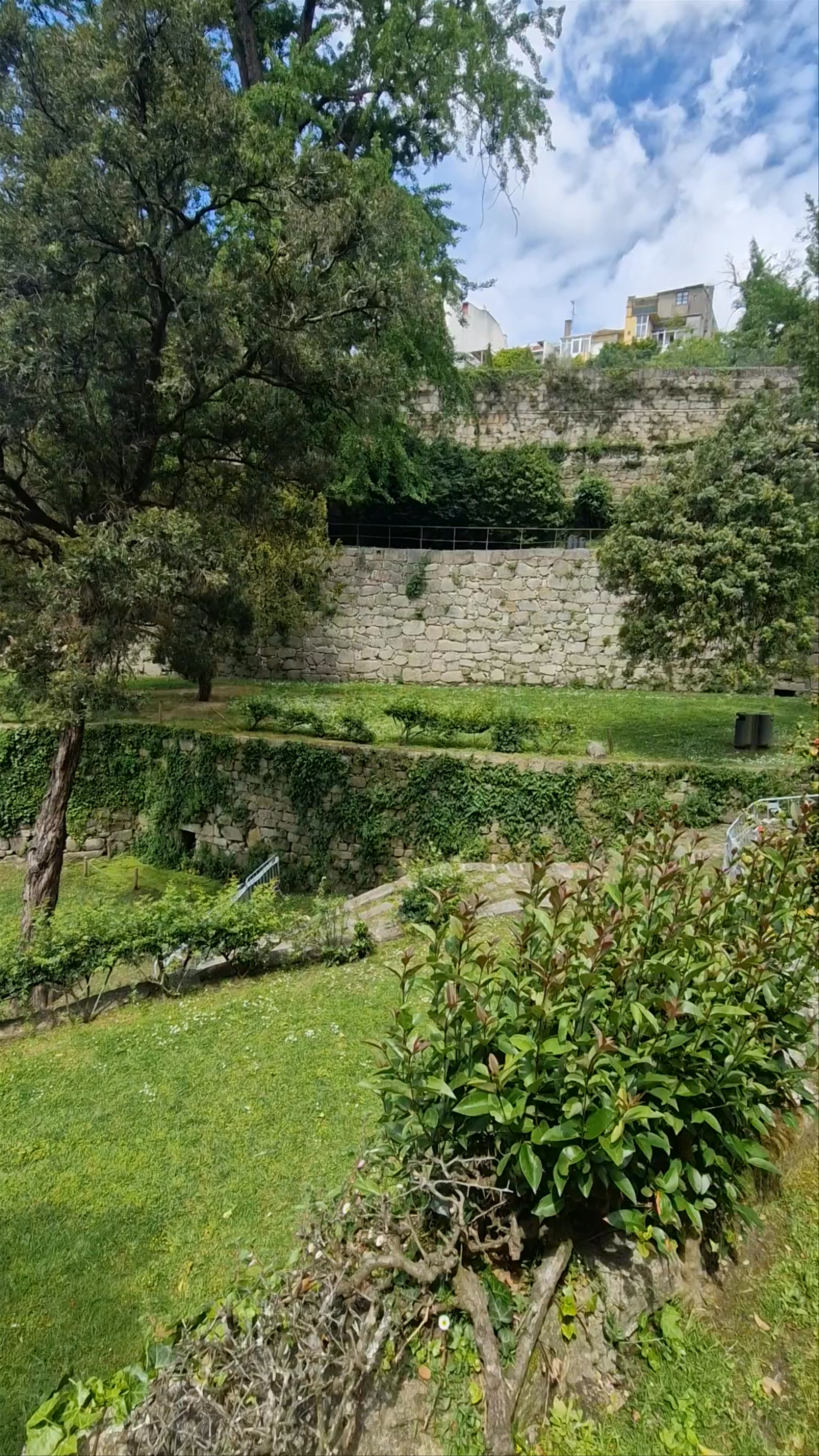 Parque das Virtudes: A Tranquil Green Escape in Porto
