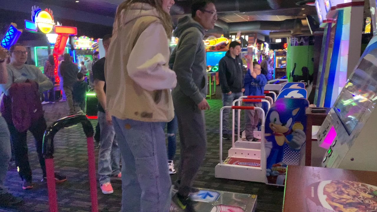 Dave & Buster's Omaha - DDR - Arcades Near Me - Omaha, Nebraska