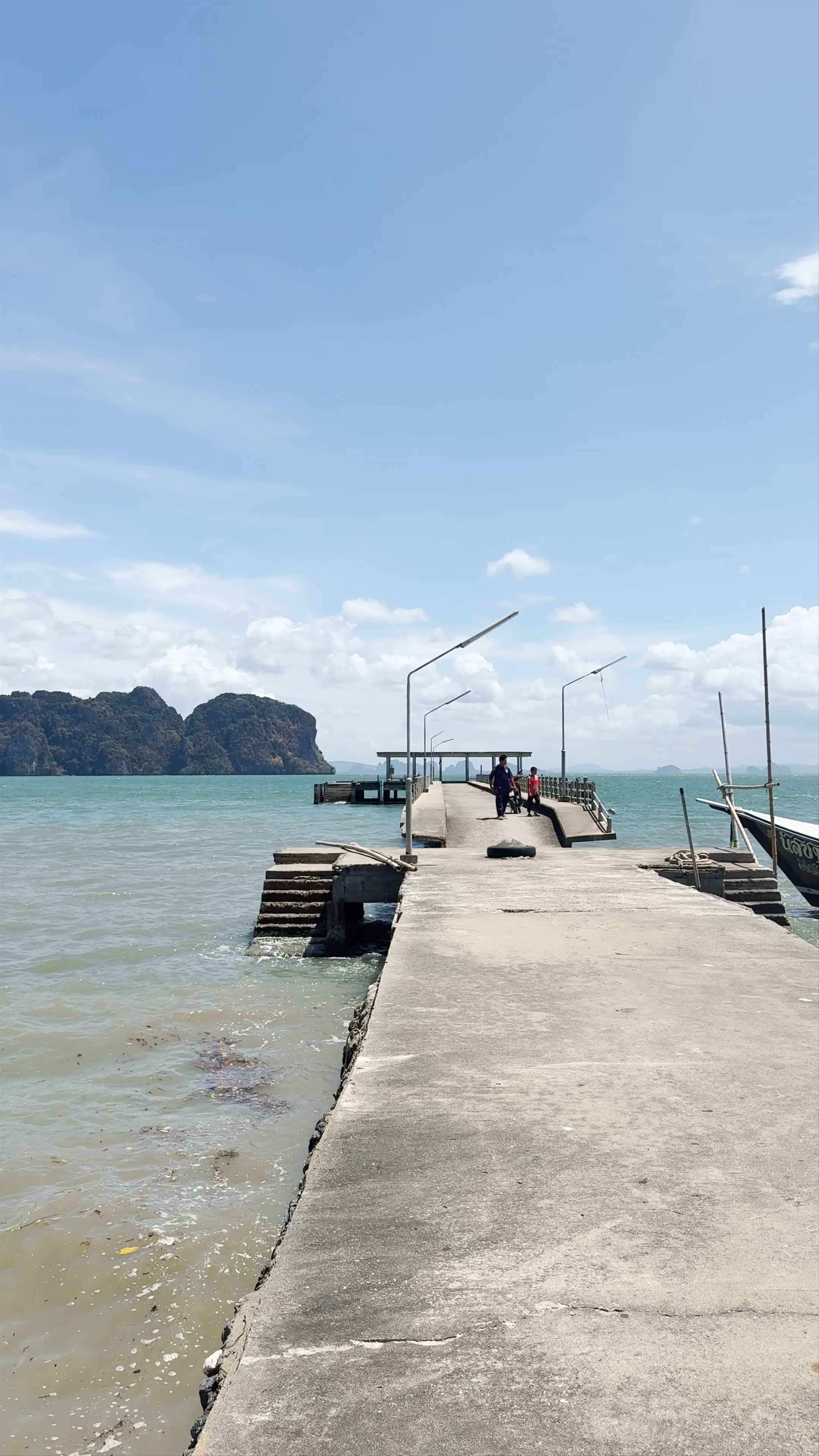 Ban Lo Yai fishing pier
