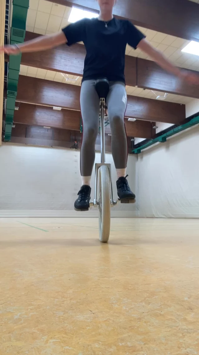 riu submission: Spoke walk to hop on wheel