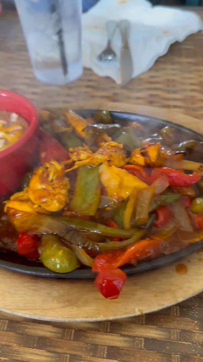 Yolanda's Mexican cafe - SINGLE FAJITAS with chicken. They looked beautiful, but sadly had zero flavor. - Mexican Near Me - Camarillo, California