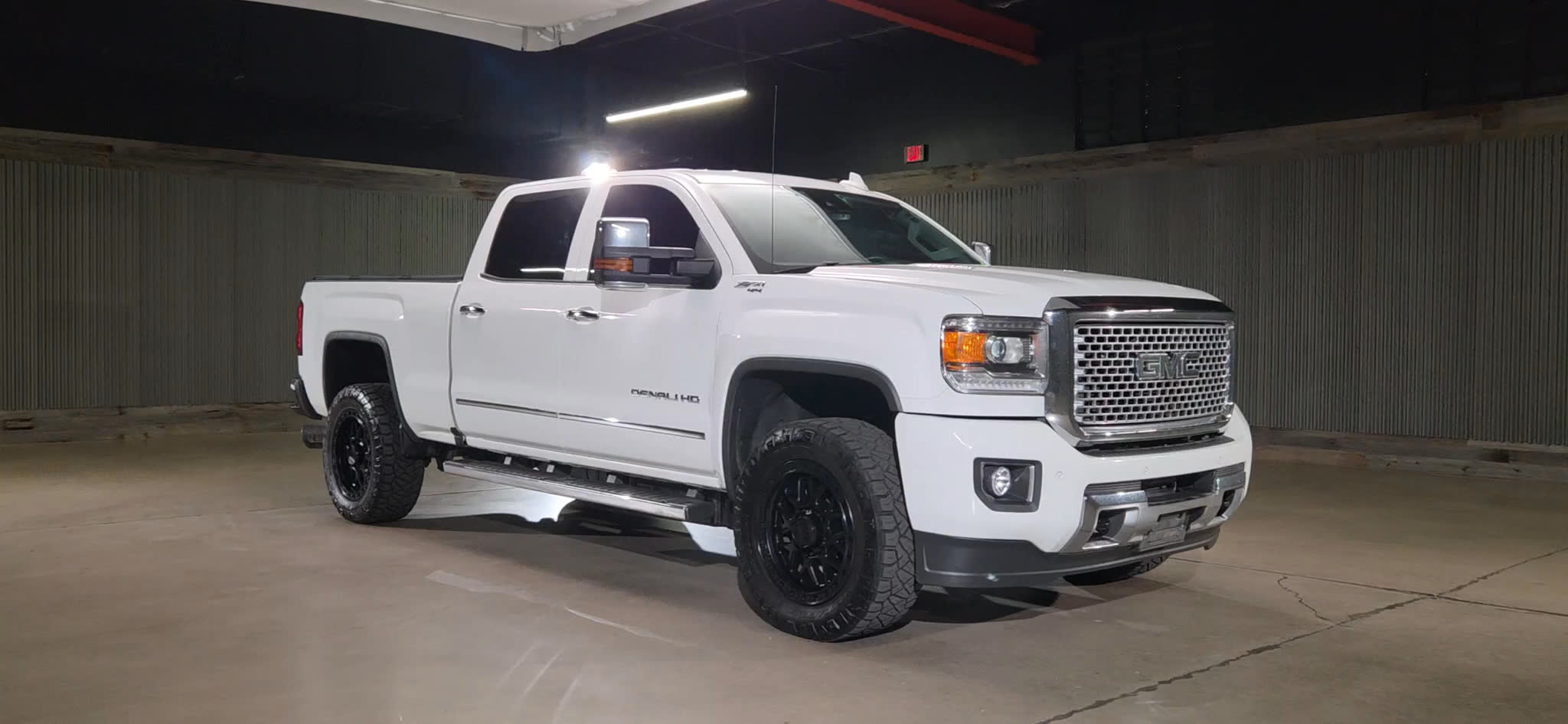 Lifted Trucks - #T33855 - 2016 GMC Sierra 2500HD Denali Crew Cab