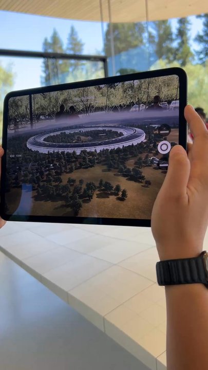 Apple Park Visitor Center - Computers Near Me - Cupertino, California