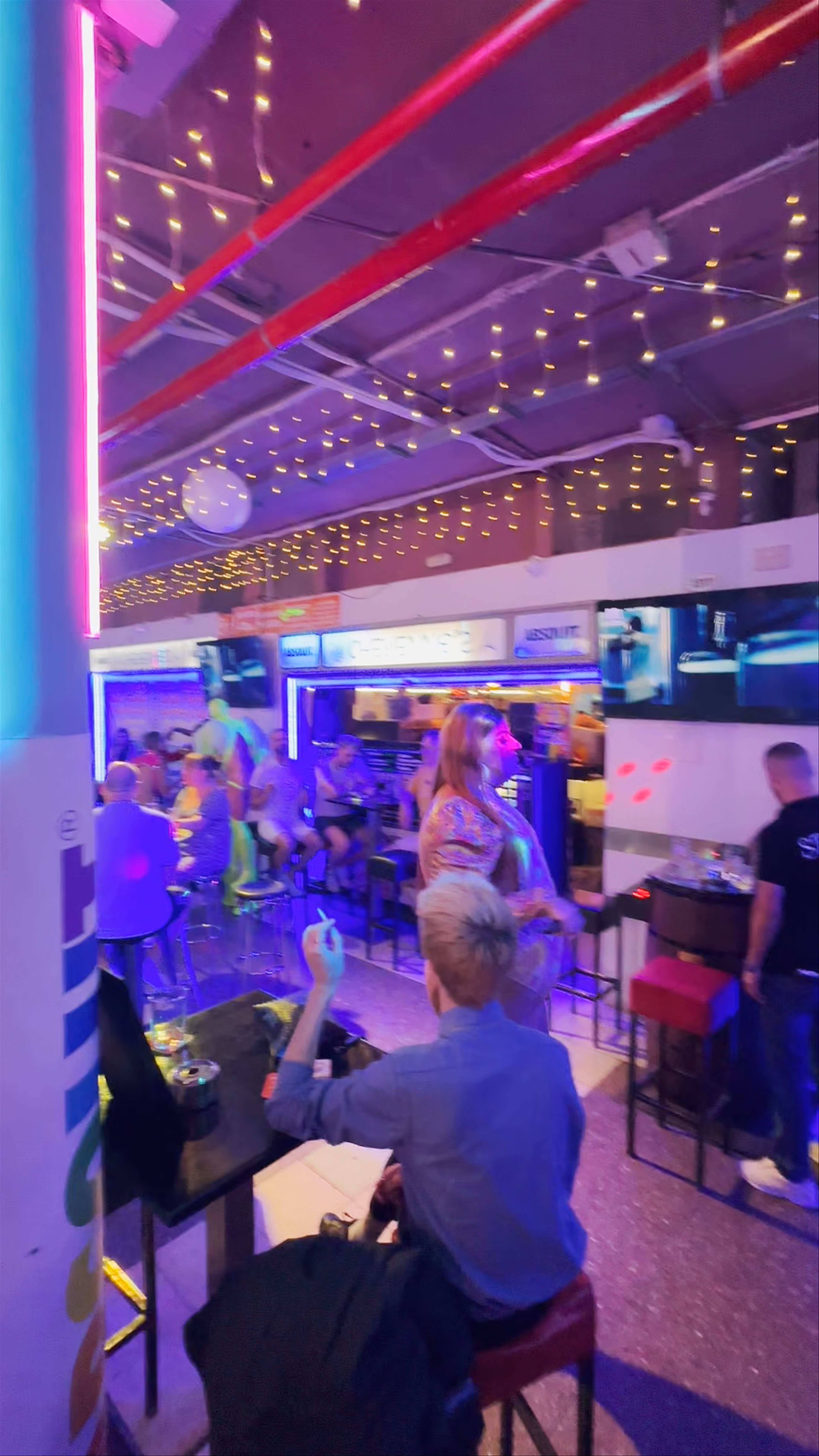 Vibrant Nightlife and Karaoke Fun in San Bartolomé de Tirajana