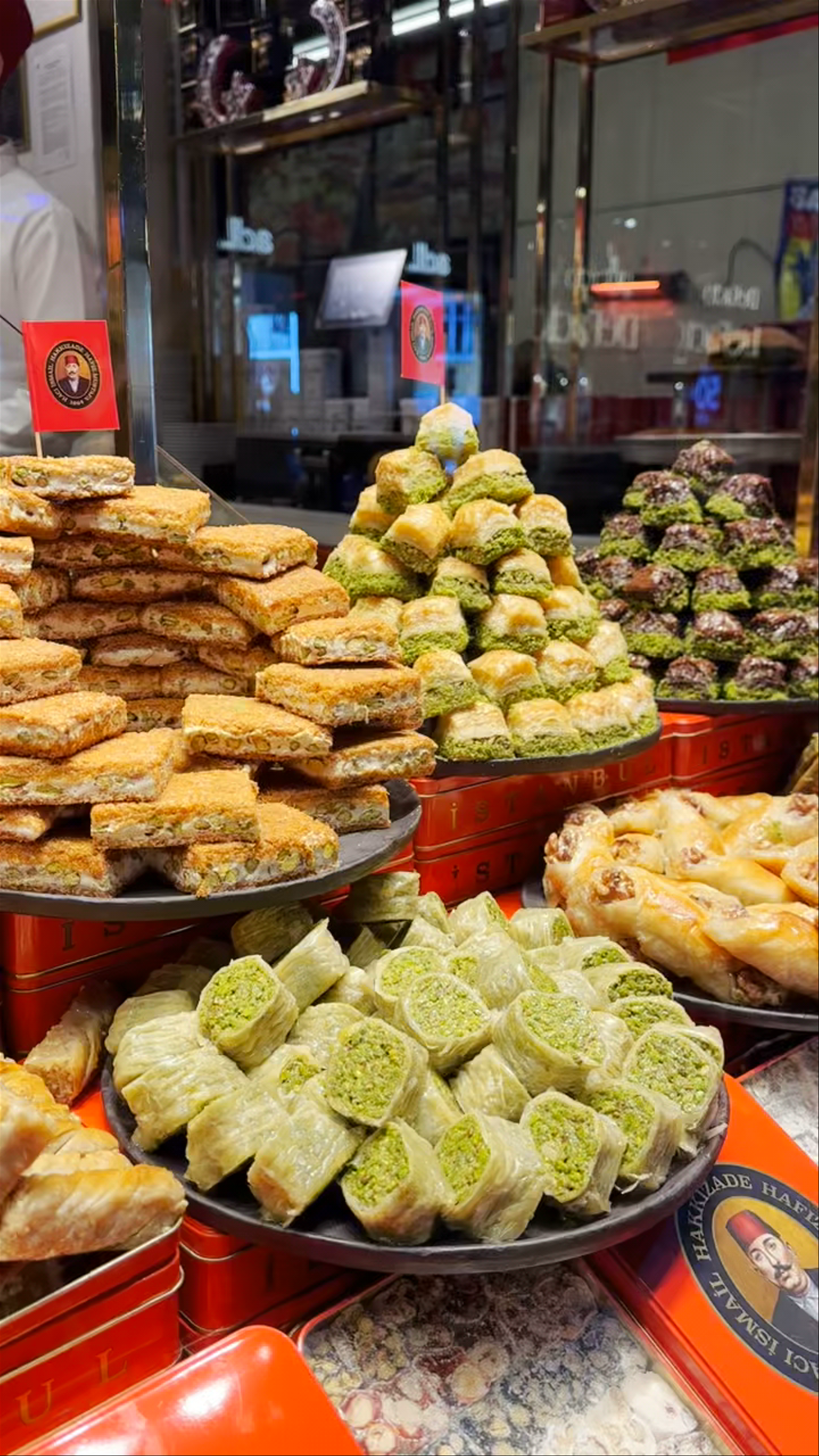 Baklava Delights at Hafiz Mustafa 1864 - Istanbul's Sweet Tradition