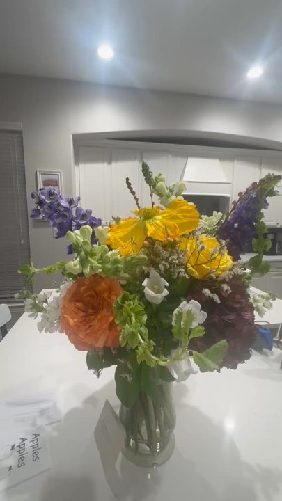 Luxe Stems - The most stunning flowers in this arrangement - Florists Near Me - Frisco, Texas