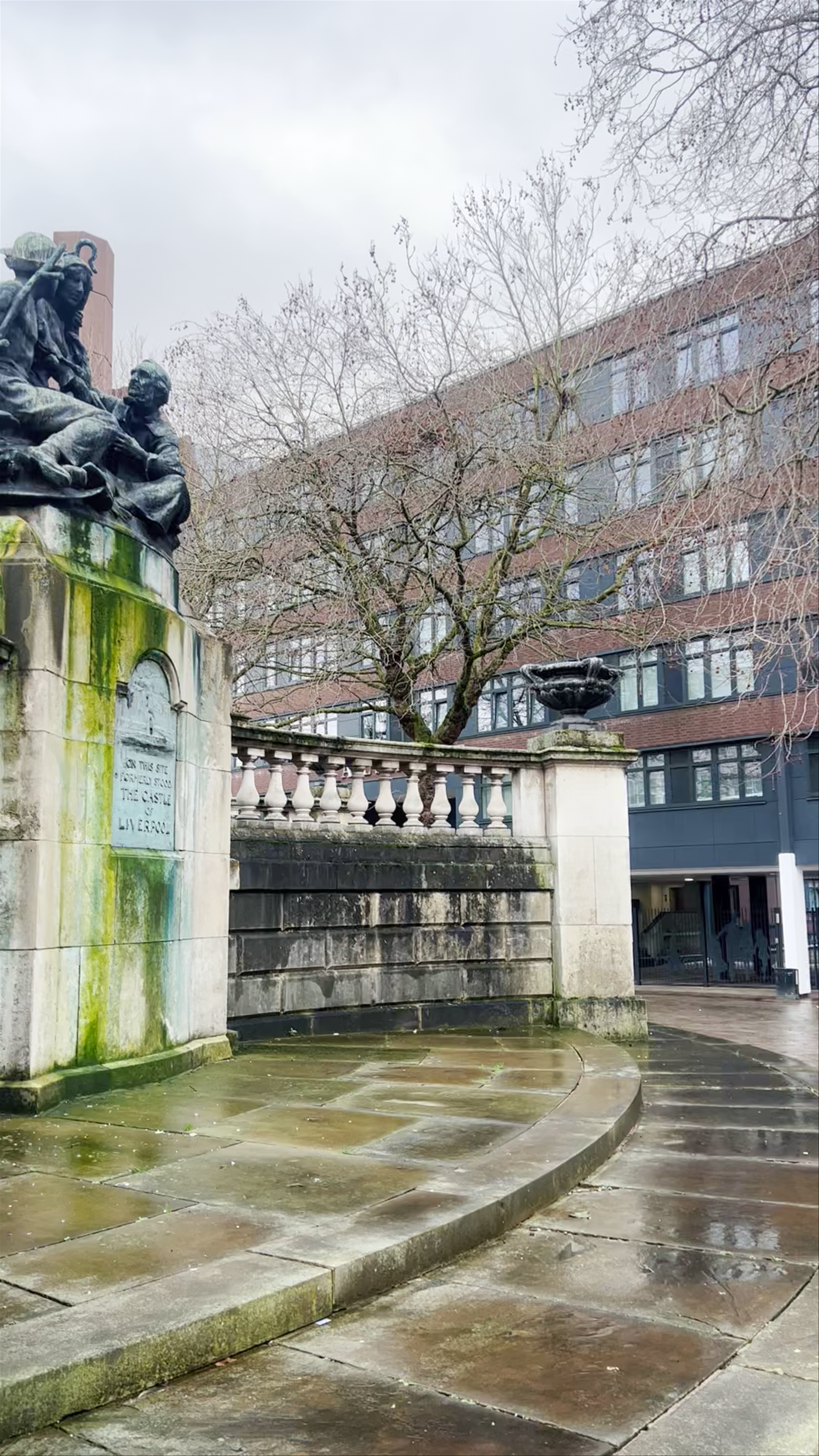 Queen Victoria Monument: Historic Elegance in Liverpool