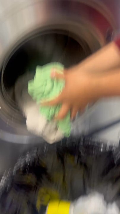 A Laundromat - This washer didn't work properly after  20 minutes it came out still wet with sope - Laundromat Near Me - Oakland, California