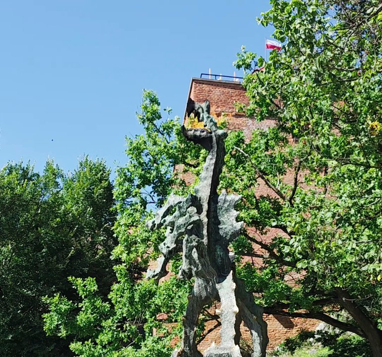 Smok Wawelski - Smok Wawelski - The dragon breathes fire every 10 minutes - Landmarks & Historical Buildings Near Me - Kraków, Massachusetts