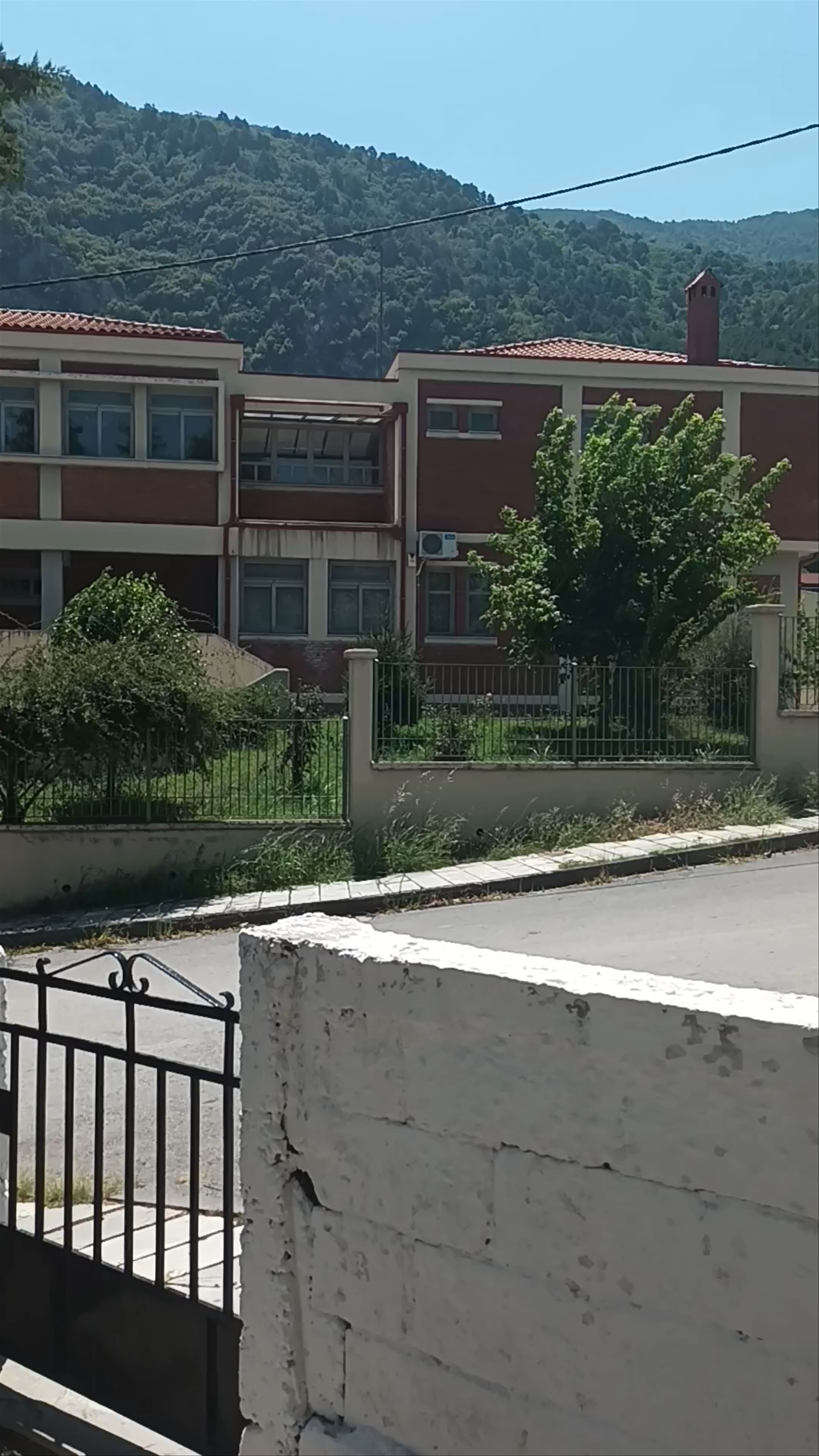 Ιερός Ναός Κοιμήσεως της Θεοτόκου, Ριζώματα: A Serene Spiritual Retreat in Northern Athens