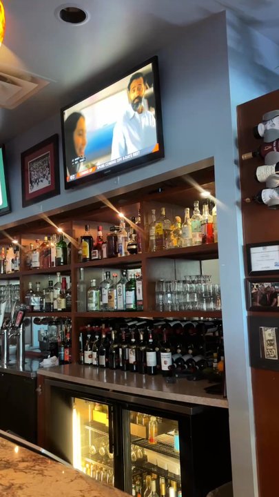 Lucia's - Bar - Pizza Near Me - Sterling, Virginia
