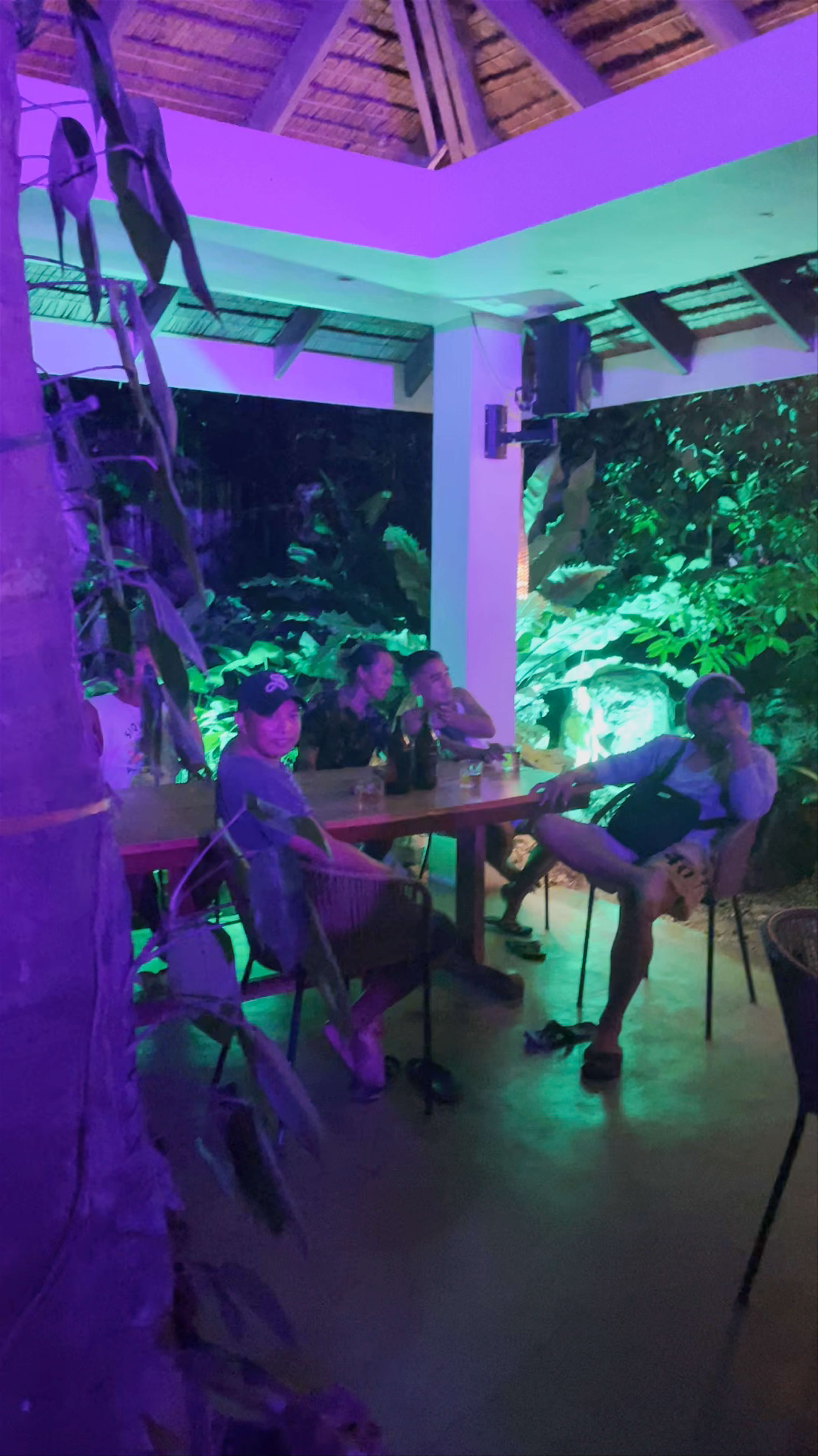Wakanda Restaurant & Bar: Tropical Night Vibes in Siquijor