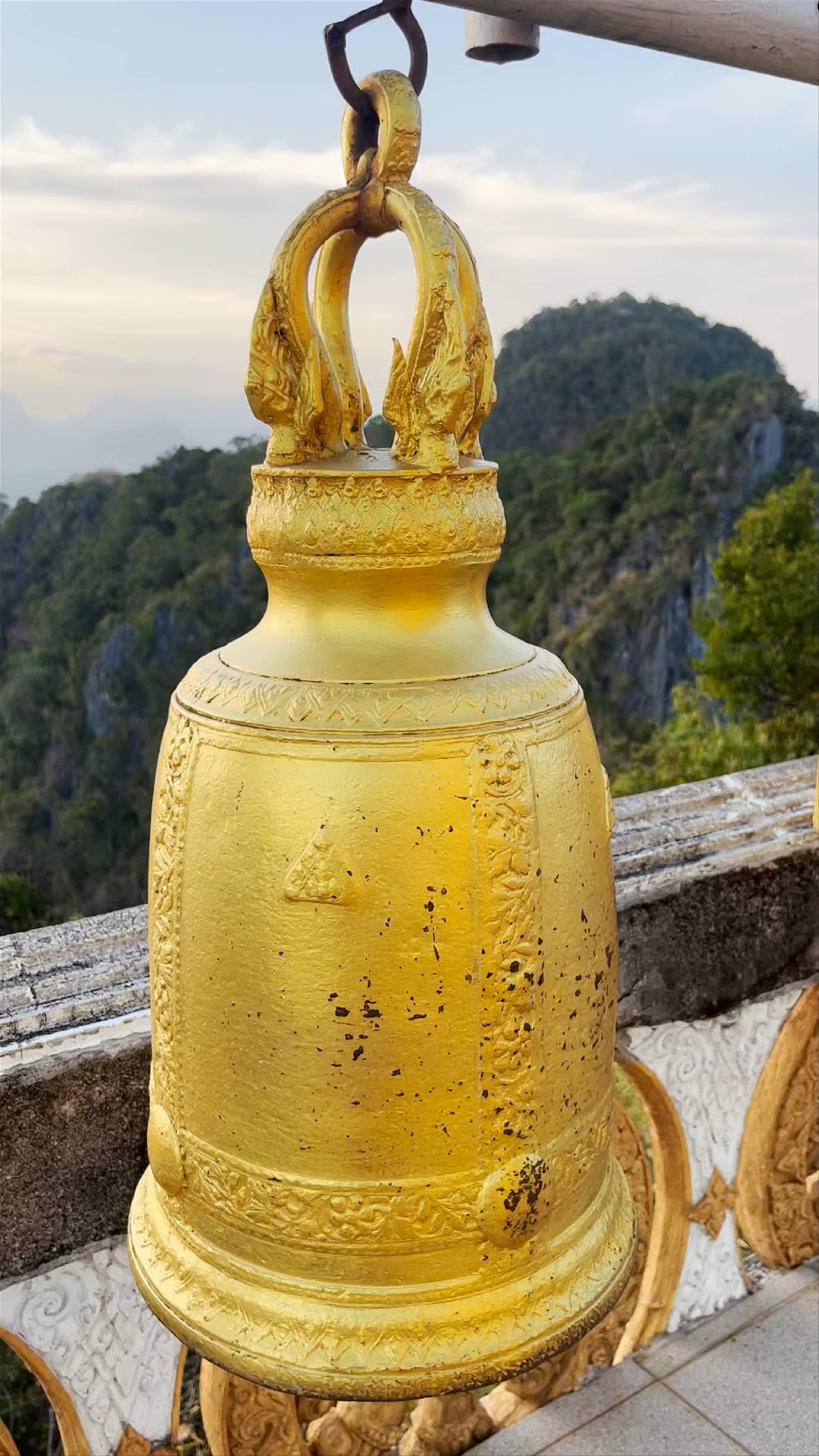 Wat Tham Suea