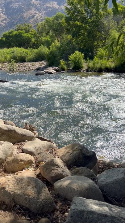 Riverside Park - This place is beautiful, well kept, and very relaxing! Our family is looking forward to visiting again soon. - Parks Near Me - Kernville, California