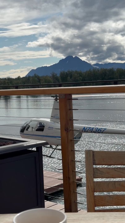 Everett's - Patio - Wine Bars Near Me - Wasilla, Alaska