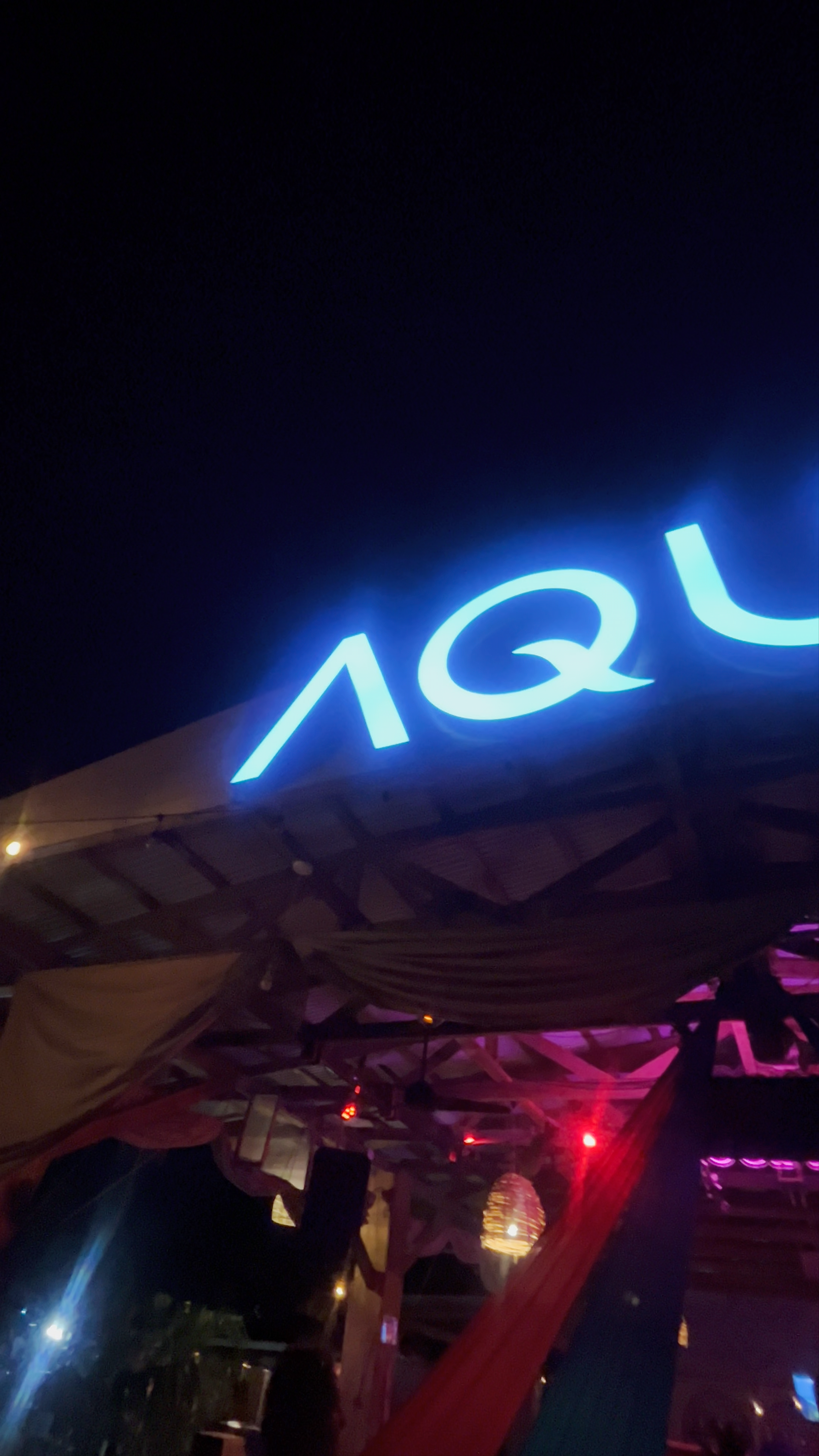 Aqua Lounge