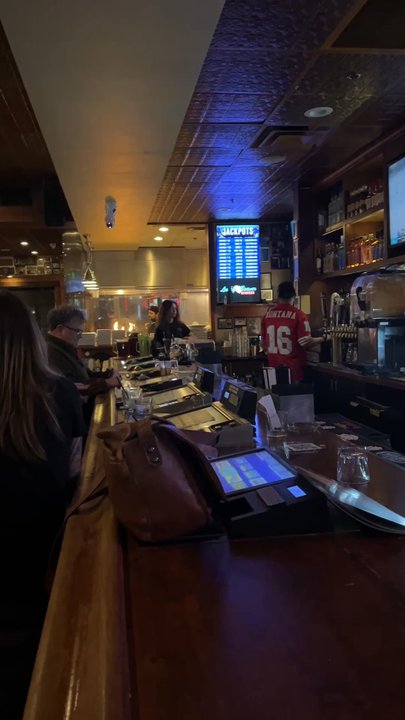 LUCKY BEAVER BAR & BURGER - Updated June 2026 - 1234 Photos & 927 ...