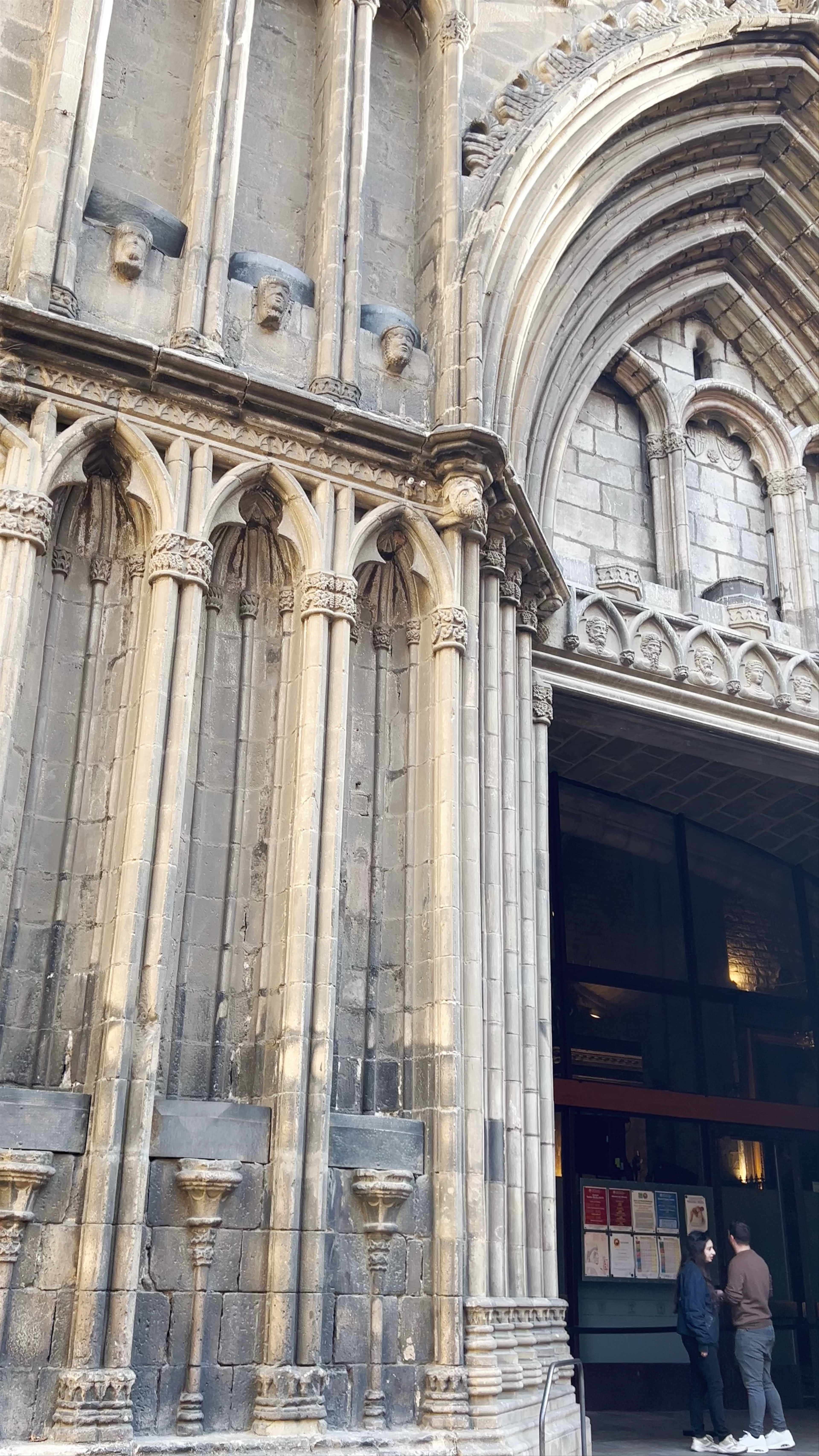 Basílica de Santa Maria del Pi: Gothic Wonder in Barcelona