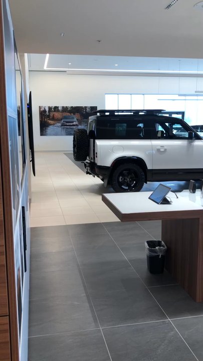 Land Rover Melbourne - Showroom floor - Auto Repair Near Me - Melbourne, Florida