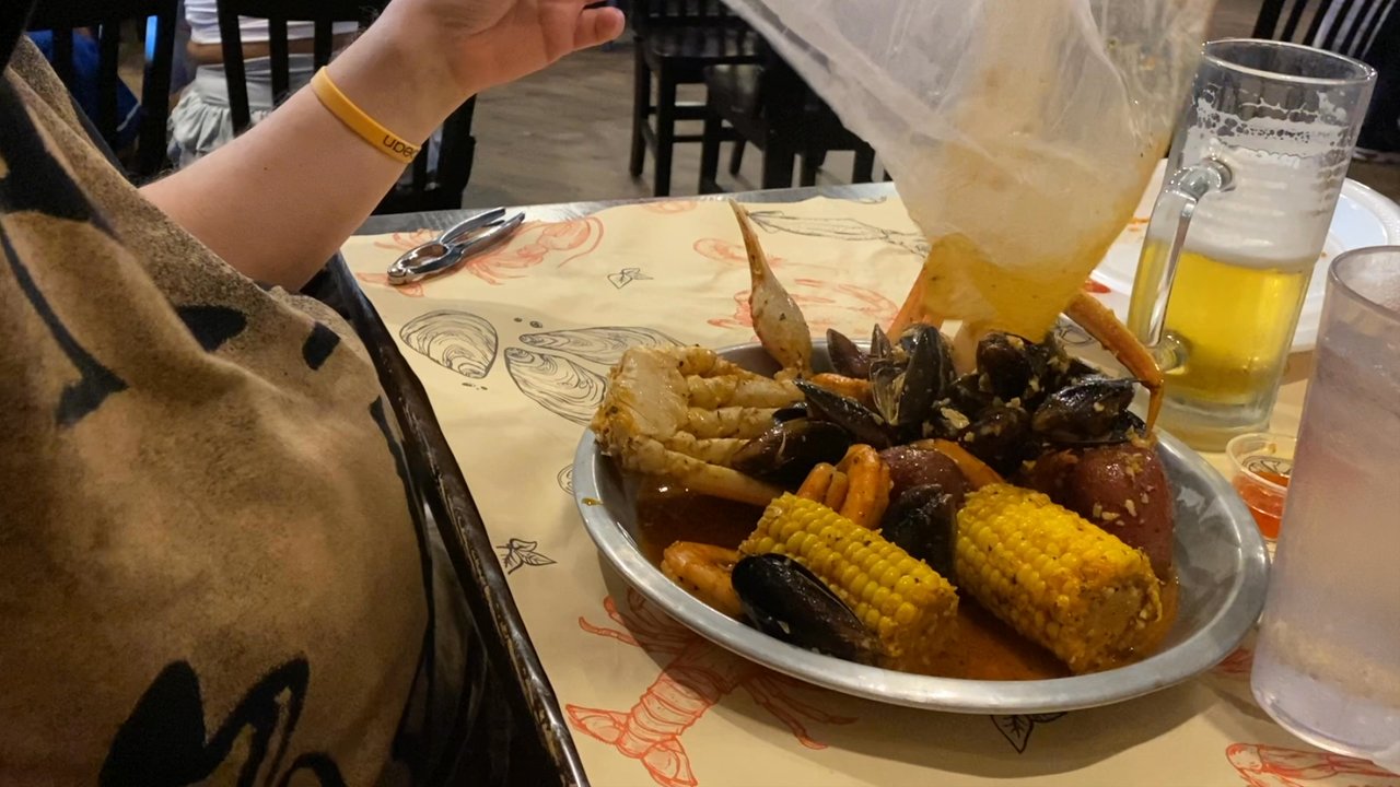 Shake Shake Seafood - Shrimp, Snow Crab & Black Mussels Combo - Seafood Near Me - Pineville, North Carolina