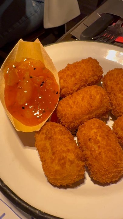 Cafe Sonneveld - Pubs Near Me - Amsterdam, New Hampshire