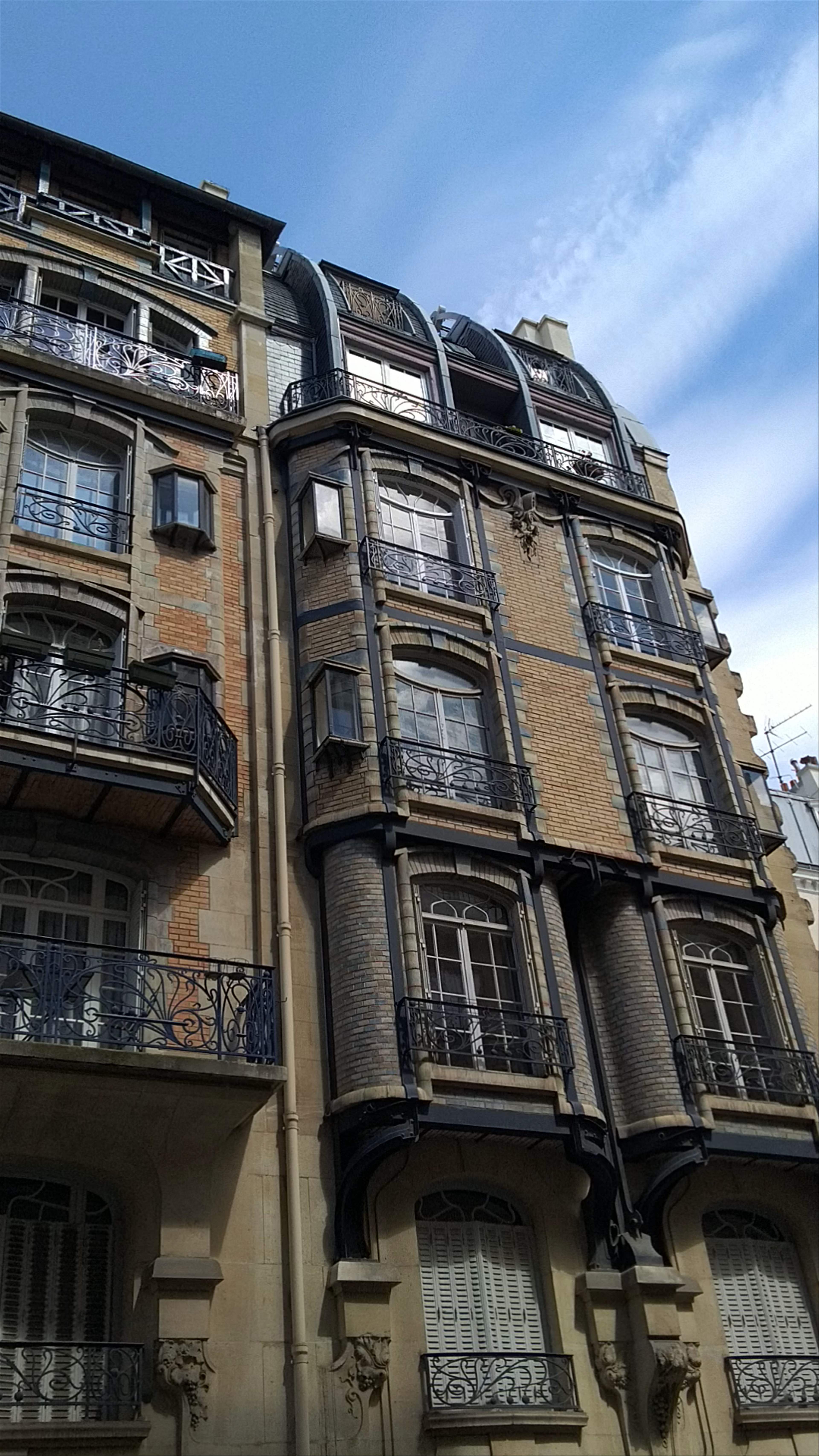 Charming Parisian Facades on Rue Boursault