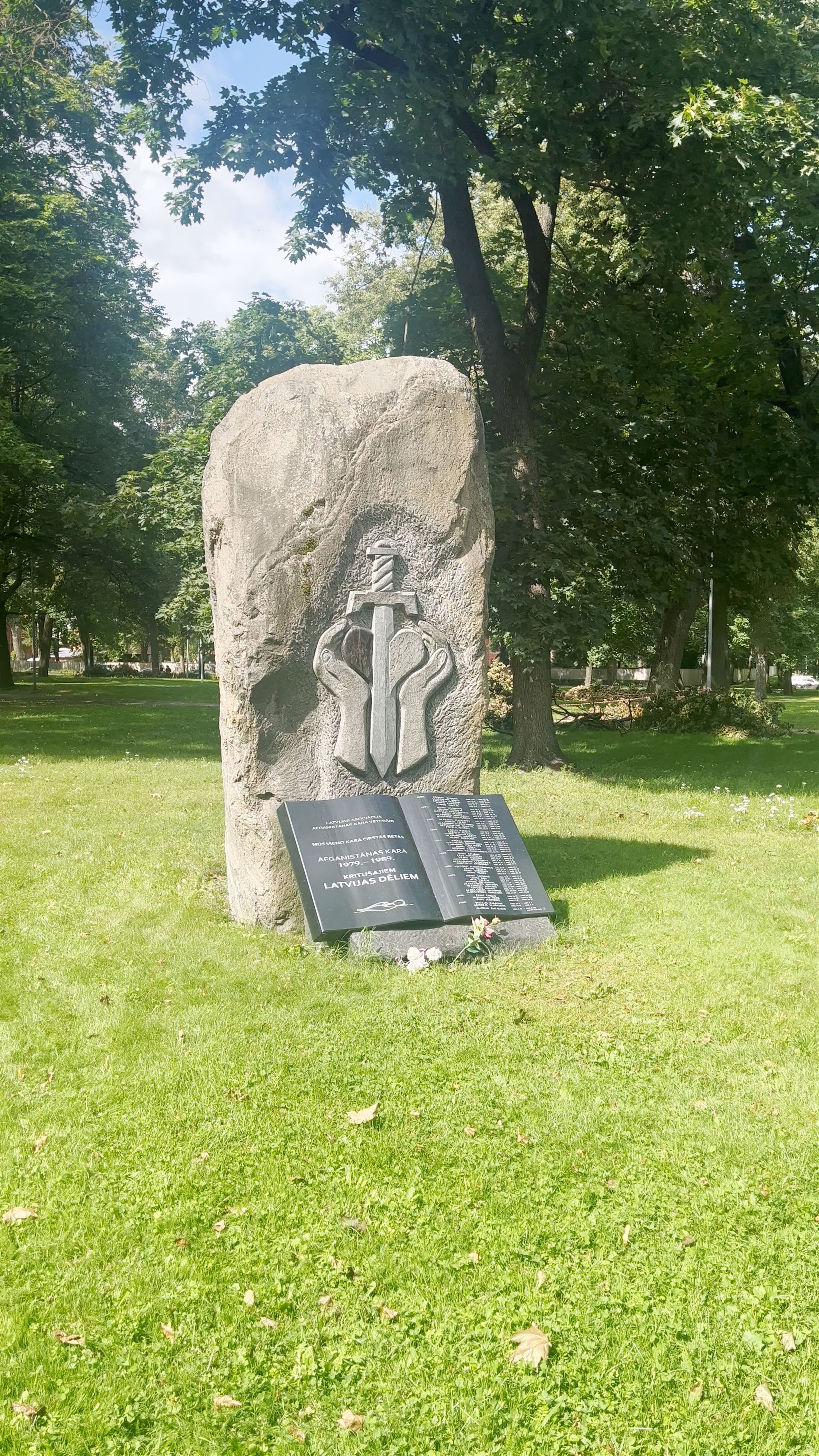 Тихий сад: A Serene Memorial Garden in Riga's Latgale Suburb