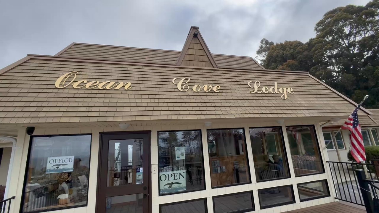 Ocean Cove Lodge - Ocean Cove Inn - Hotels Near Me - Jenner, California