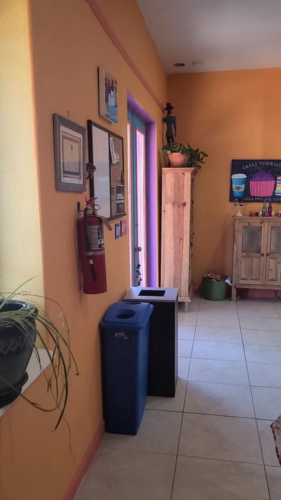 Ugly Pies - Great ambiance - Coffee & Tea Near Me - Tularosa, New Mexico