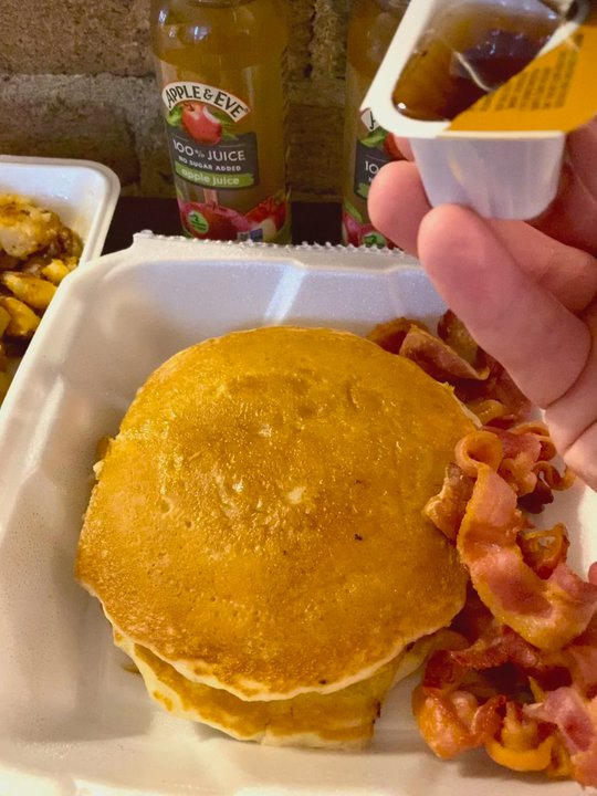 Ashley's Restaurant - American Near Me - Hartford, Connecticut