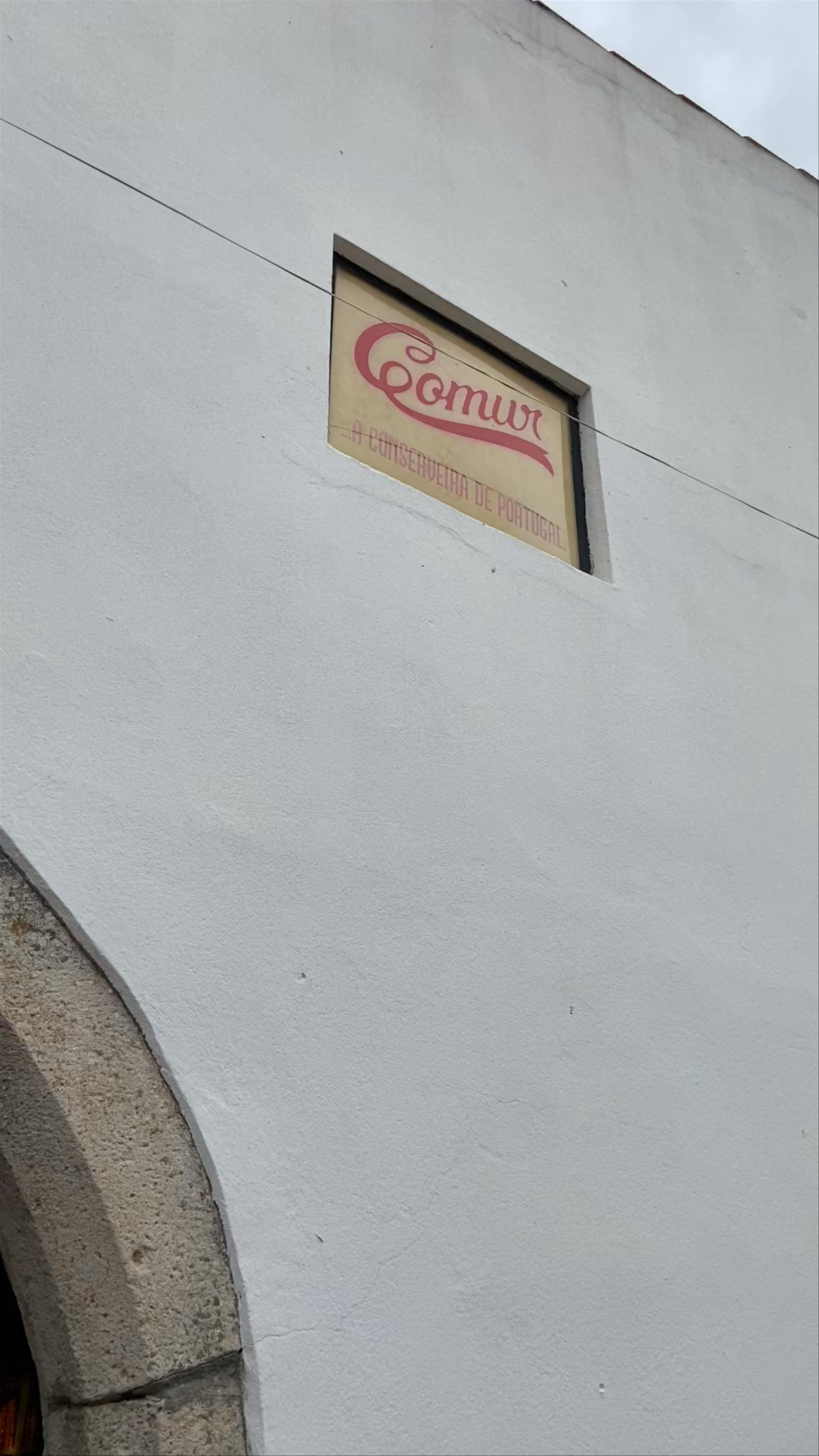 Comur - Traditional Portuguese Canned Fish in Óbidos