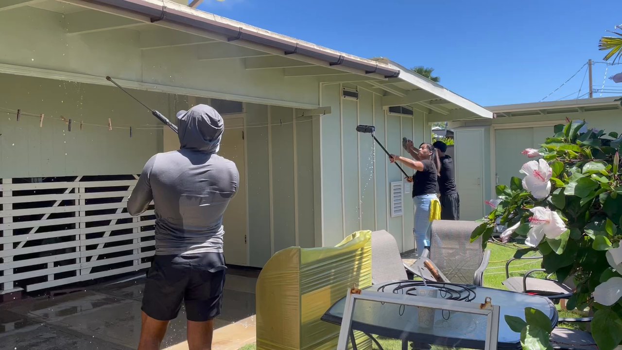 777 Power Wash - Soft powerwashing - Pressure Washers Near Me - Aiea, Hawaii