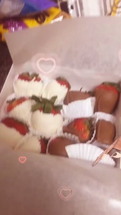 Lee Sims Chocolates - White and Milk Chocolate covered Strawberries - Chocolatiers & Shops Near Me - Jersey City, New Jersey