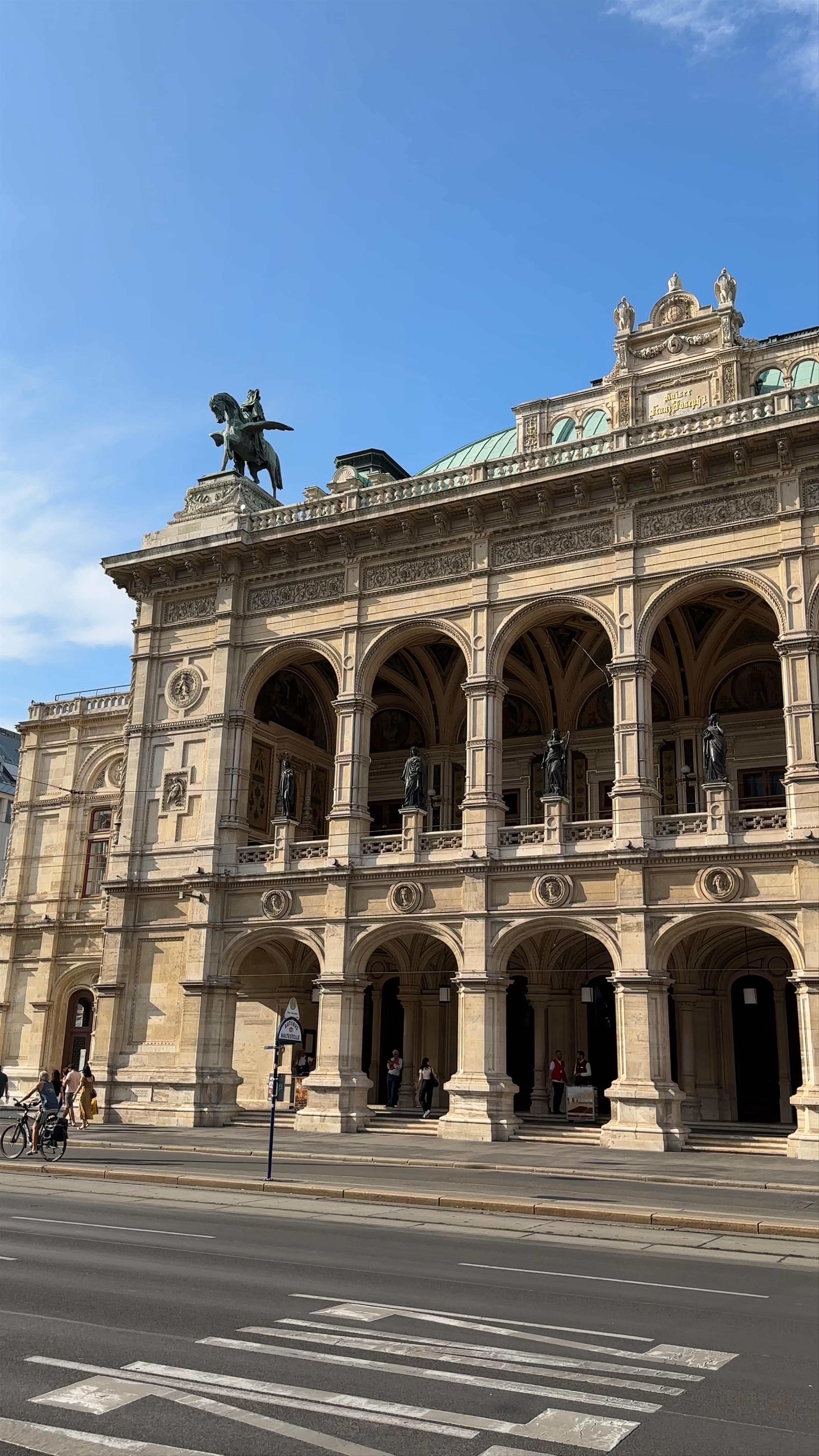 Vienna State Opera: A Majestic Cultural Icon in the Heart of Vienna