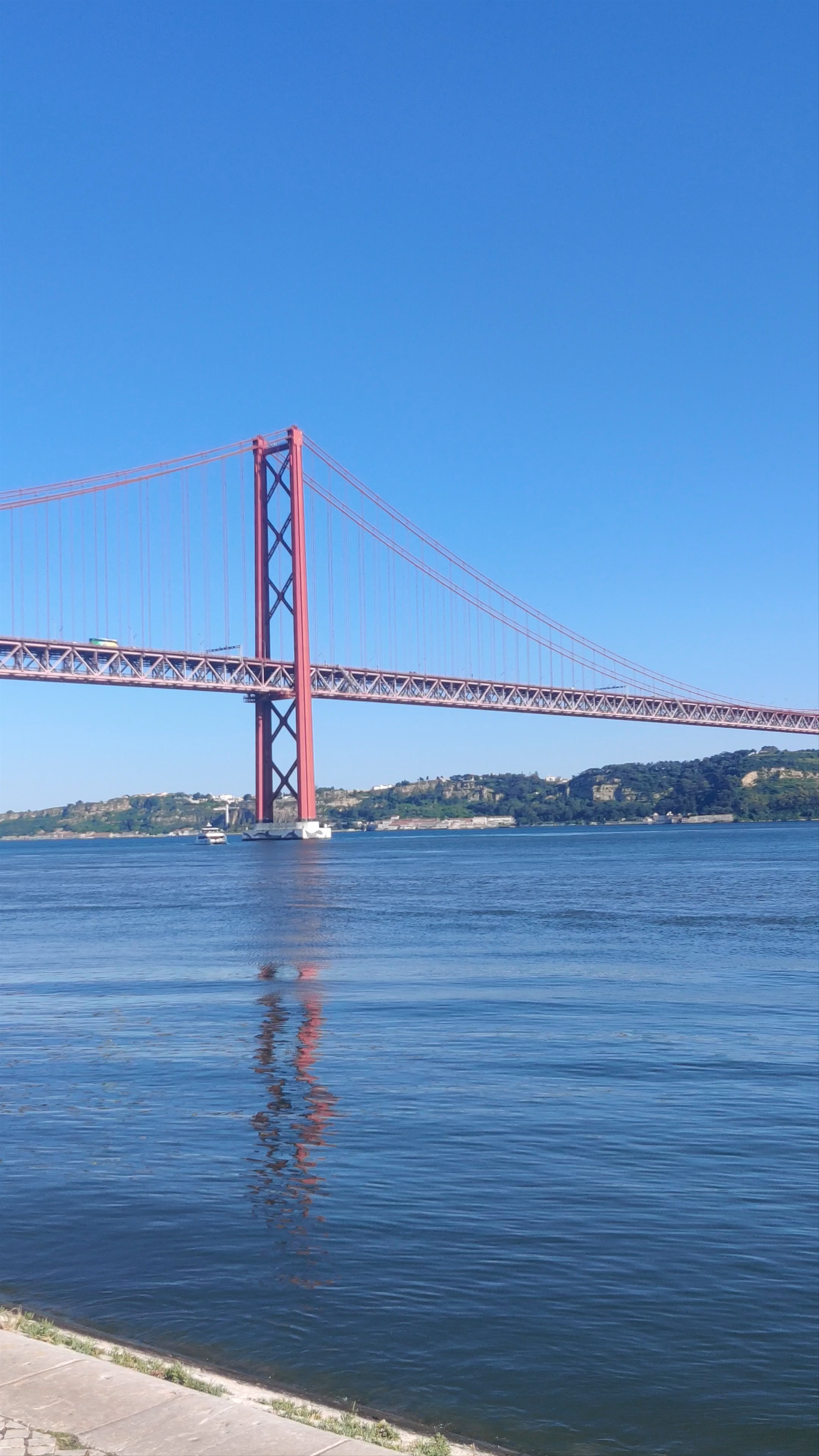 Ponte 25 de Abril: Iconic Suspension Bridge Over Lisbon’s Tagus River