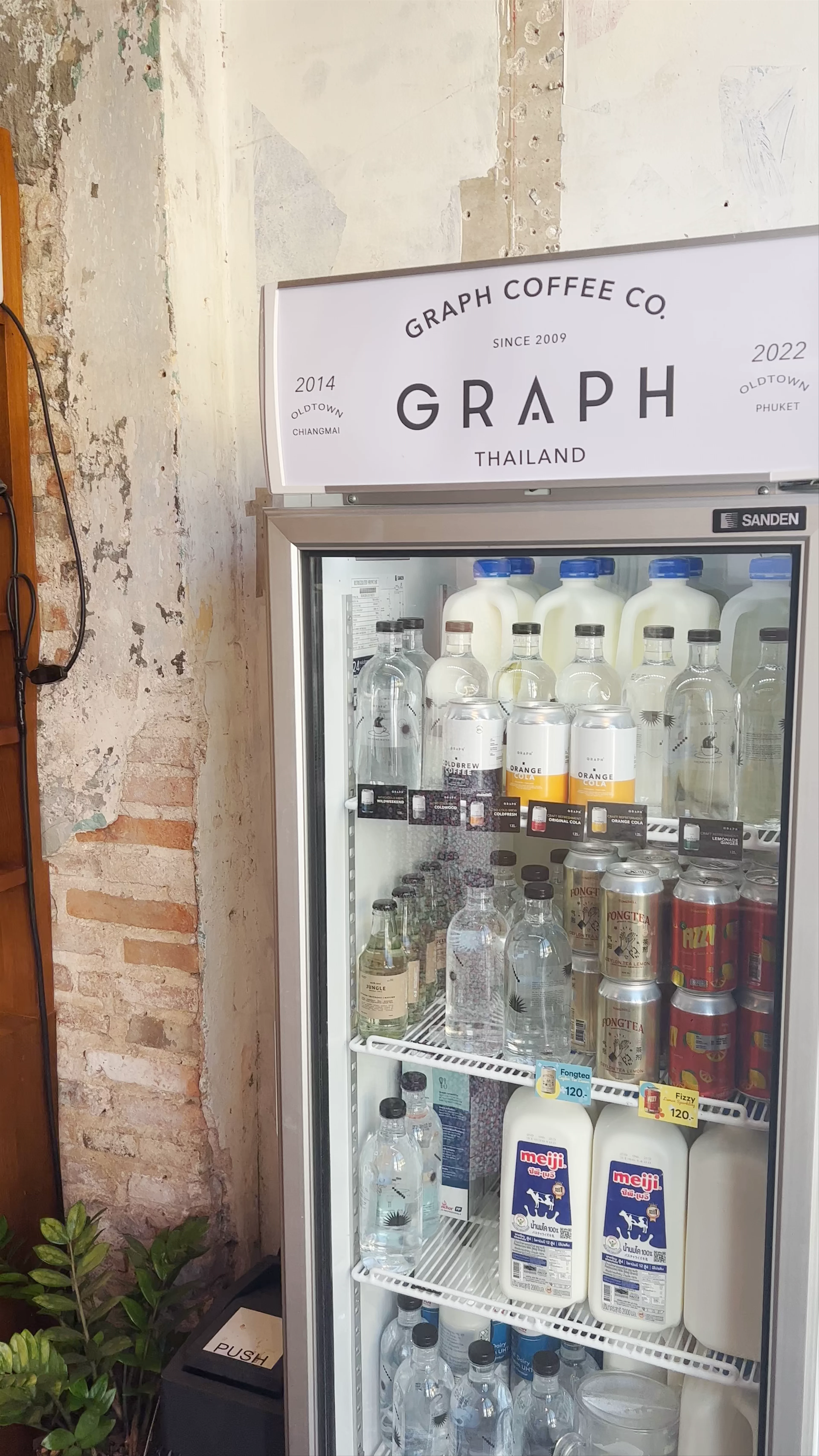 GRAPH Coffee Co., Sakdidet Road, Talat Nuea, Mueang Phuket District, Phuket
