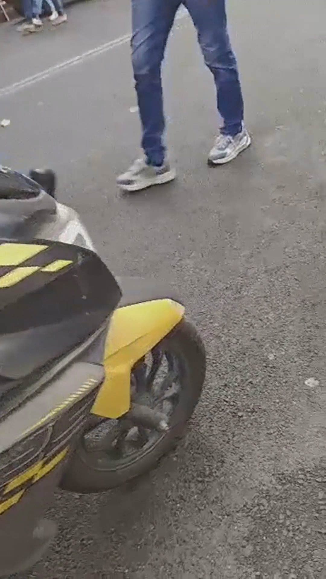 Walk-around video thumbnail
