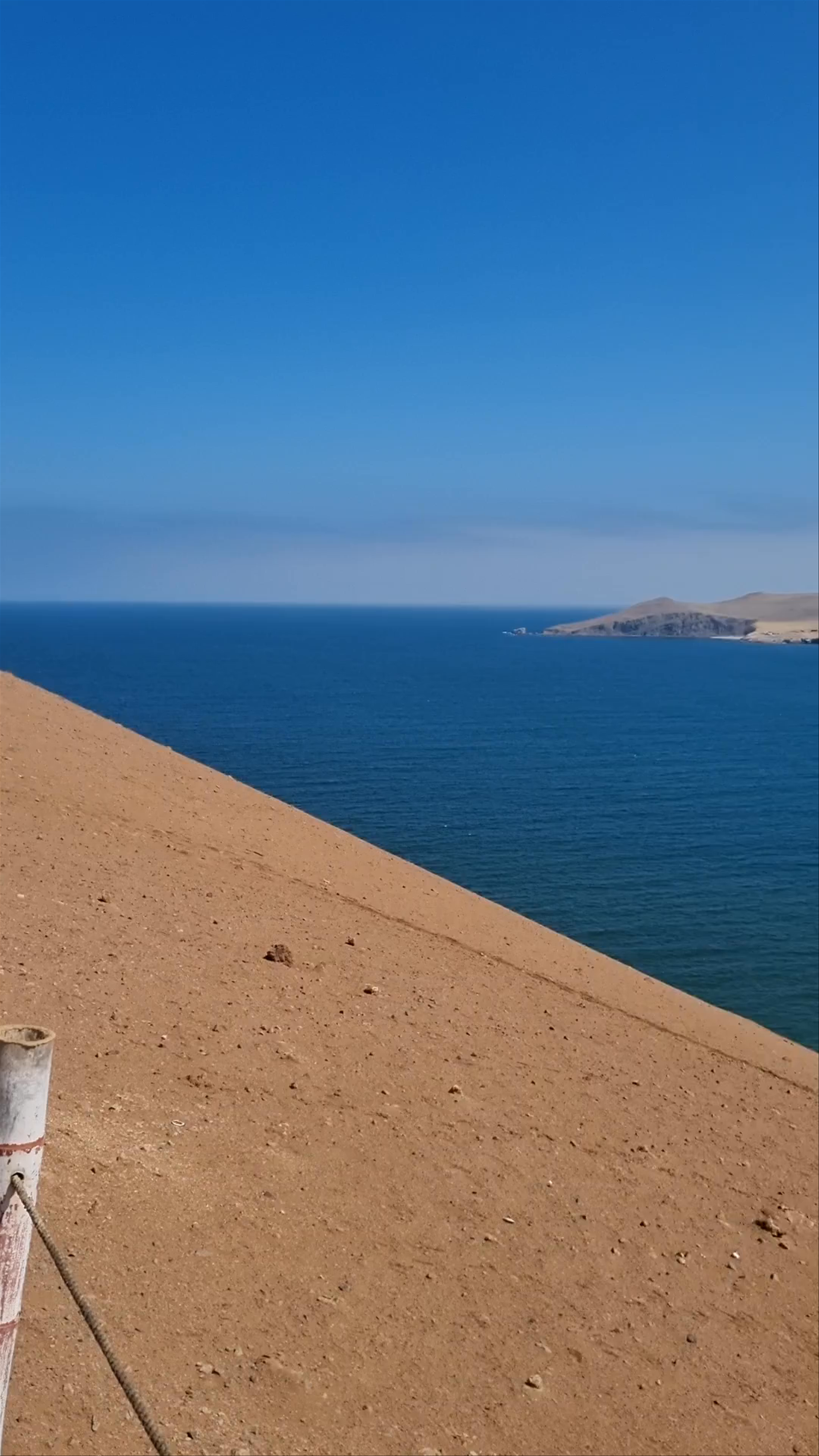 Mirador Istmo II: Majestic Coastal View in Paracas, Peru