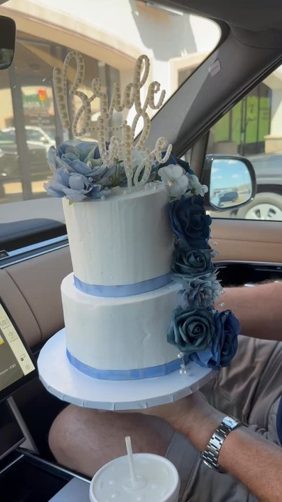 Smallcakes Ahwatukee - Cannot thank Small Cakes enough for this gorgeous cake for my daughter's shower! ! Highly, highly recommend! - Cupcakes Near Me - Phoenix, Arizona