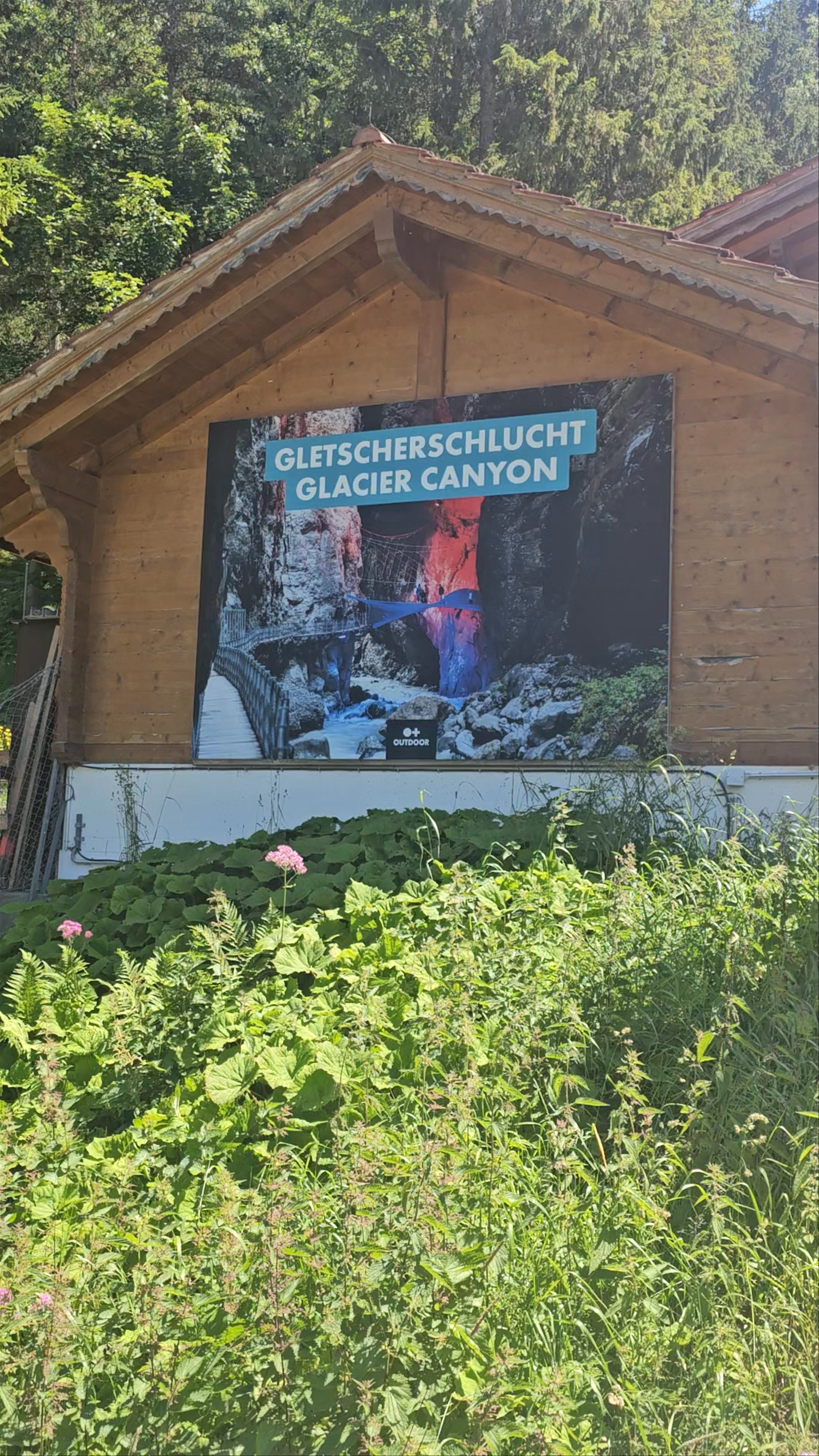 Grindelwald glacier canyon path