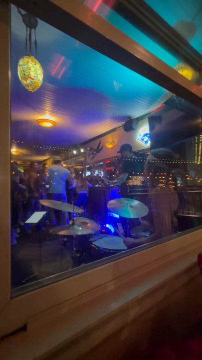 Hennessey's - 3.21.26 Pop Vision - Bars Near Me - Redondo Beach, California