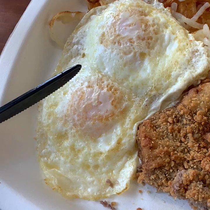 Shotgun Willie's Cafe - Eggs over medium - American Near Me - Red River, New Mexico